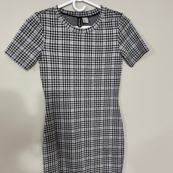 H&M Bodycon Mini Dress - Size Small - Like new - Picture 7 of 7